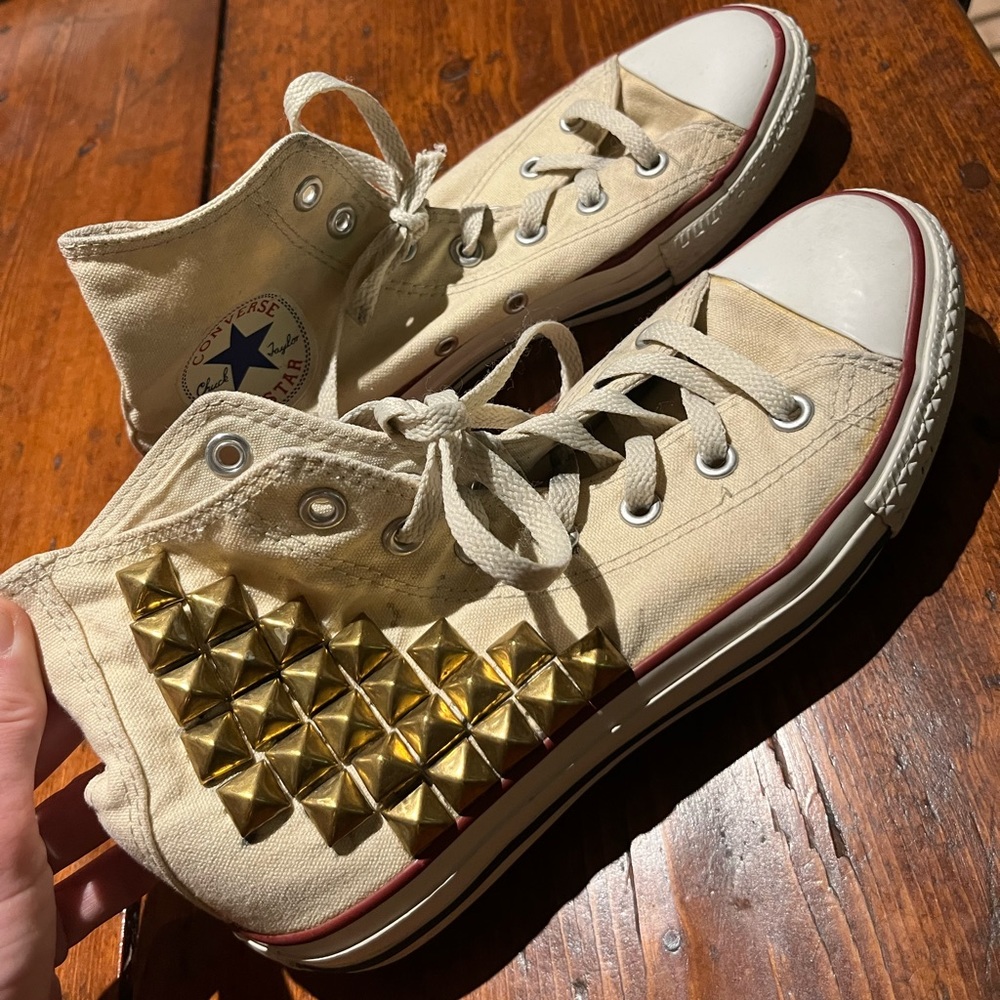 High top chuck taylor size 8 womens